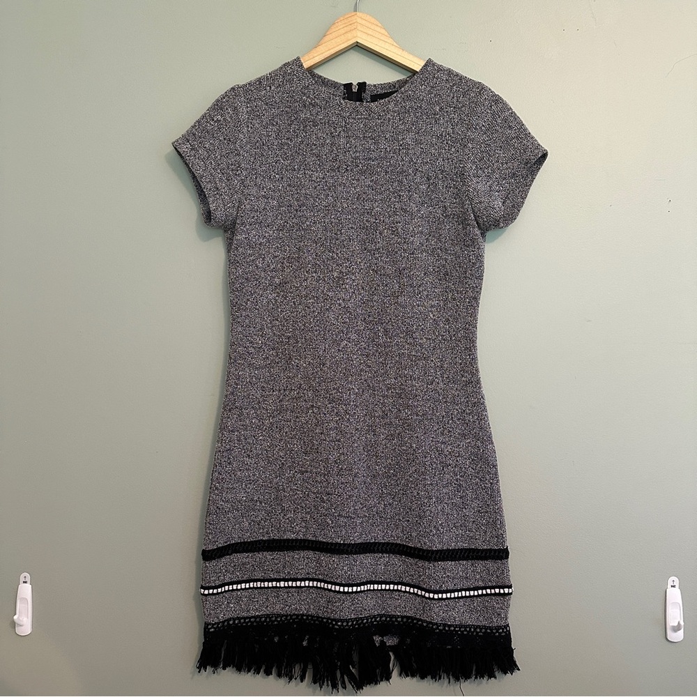 Teeze Me Shift Dress Womens Grey Black Textured Knit Fringe Hem Short Sleeve
